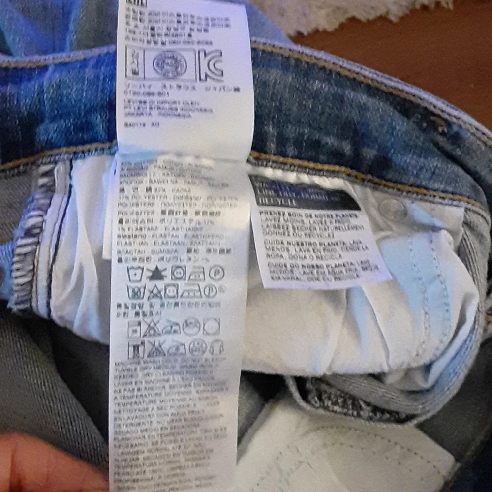 Levi's classic factory distressed stretch blue jeans denim shorts size 31 EUC…